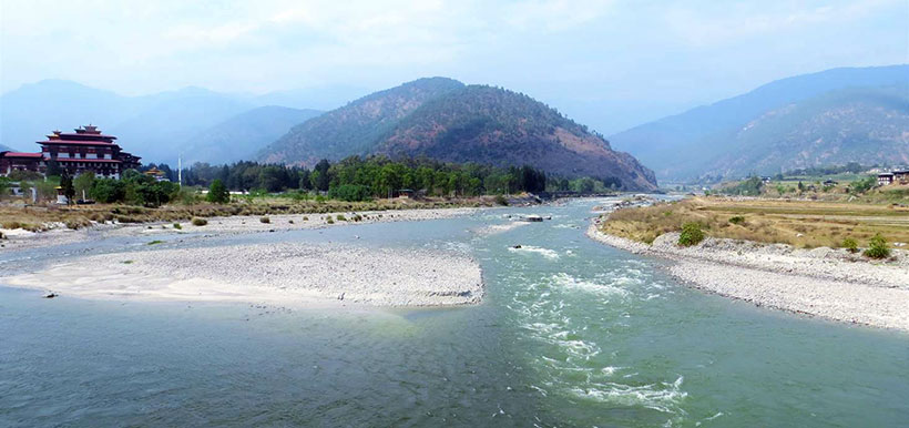 The junction of Pho Chu (R) and Mo Chu (L) rivers