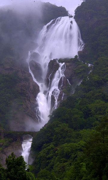 Dudhsagar Waterfall, Goa (দুধসাগর জলপ্রপাত, গোয়া)