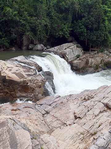 āĻĒā§āϞāĻāĻž āĻĢāϞāϏ, āϤā§āϰāĻž (Pelga Falls)